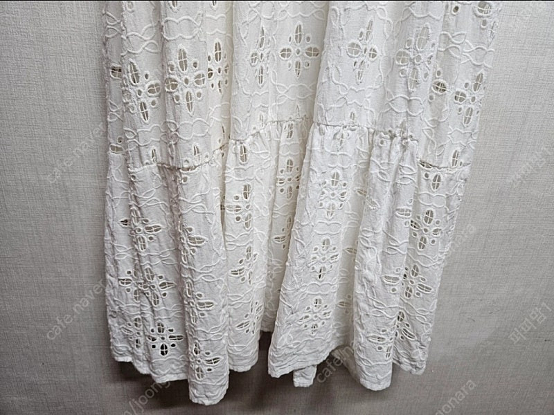 더엣지 펀칭 자수 롱 원피스 판매합니다--6