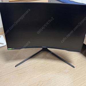 삼성 오디세이 g7 27인치 커브드 모니터 팝니다