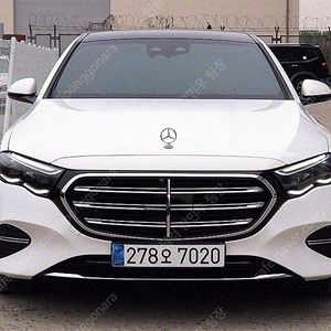 벤츠 E클래스 중고 벤츠 중고 승용차 흰색 2024년식 26,277km E300 4MATIC 익스클루시브 중고자동차