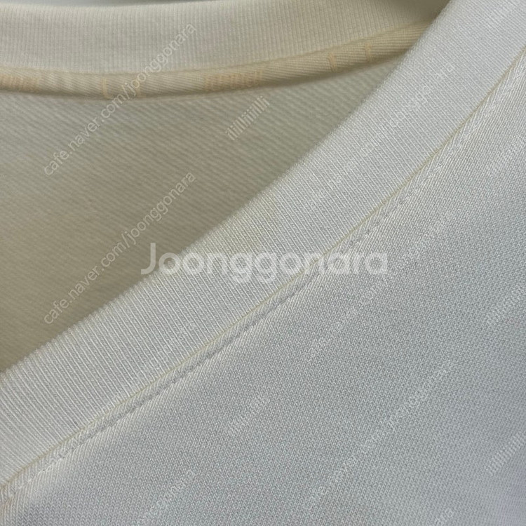 타낫 브이넥 스웻셔츠 맨투맨 화이트 V-neck swe...--1