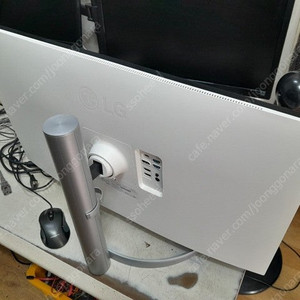 LG 32UP550N 32인치 4K 모니터 팝니다