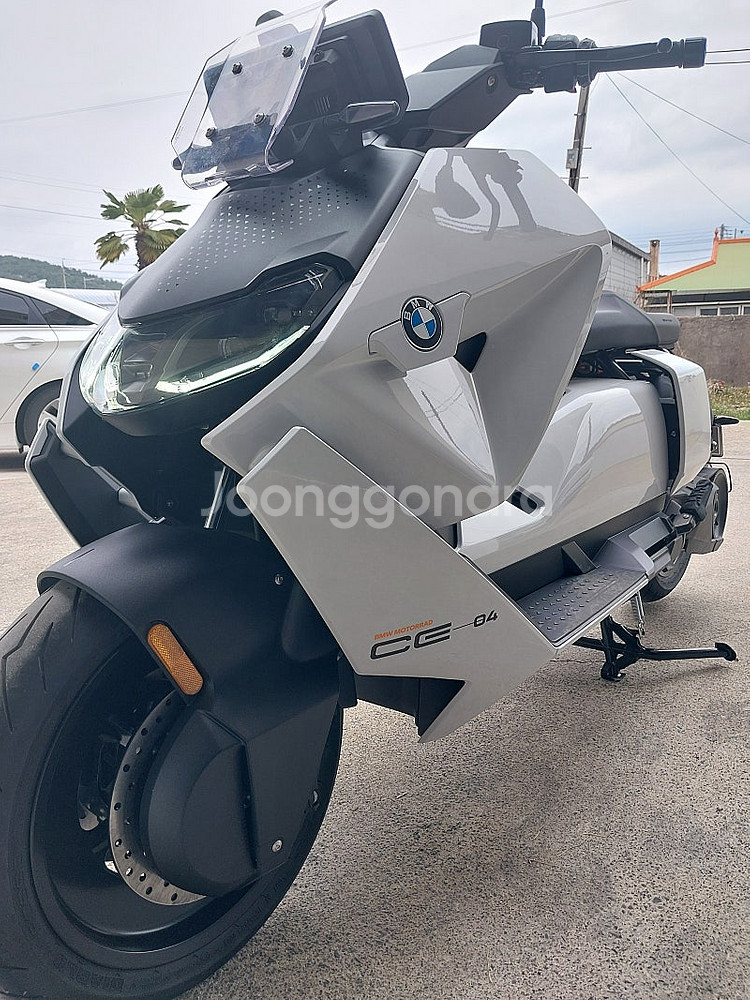 bmw ce04--1