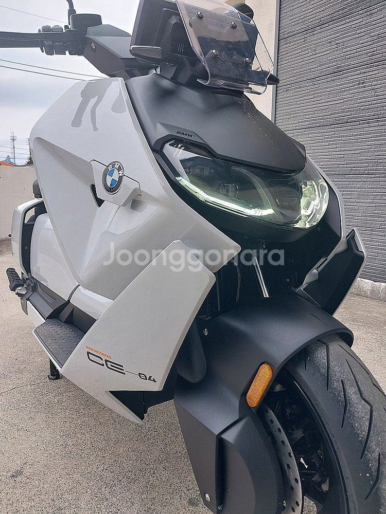 bmw ce04--2