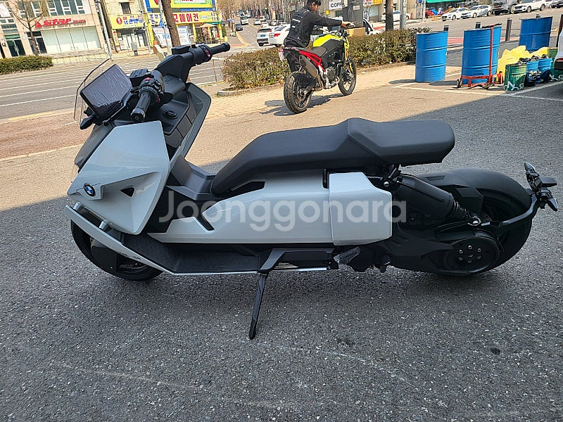 bmw ce04--6