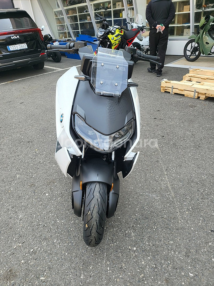 bmw ce04--7