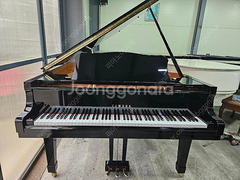 2006년생산 야마하그랜드피아노 C-2--0