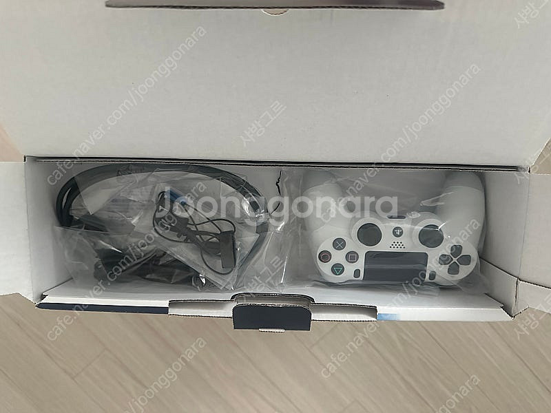 Ps4 pro 7218b 화이트 a급팝니다--1