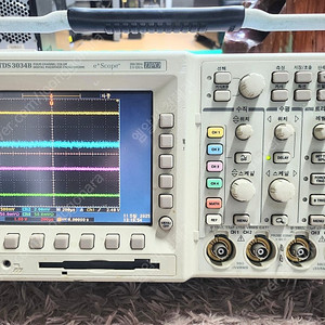 Tektronix TDS3034B Digital Phosphor Oscilloscope 300 MHz 4 Ch