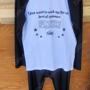 플라키키래쉬가드 (새제품)가격인하