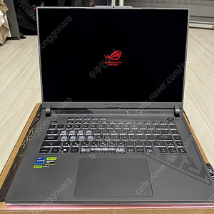 에이수스(ASUS) ROG 스트릭스 G16 i7, DDR5 32GB, 지포스 RTX 4060 Eclipse Gray 게이밍, 크리에이티브 노트북 팝니다.