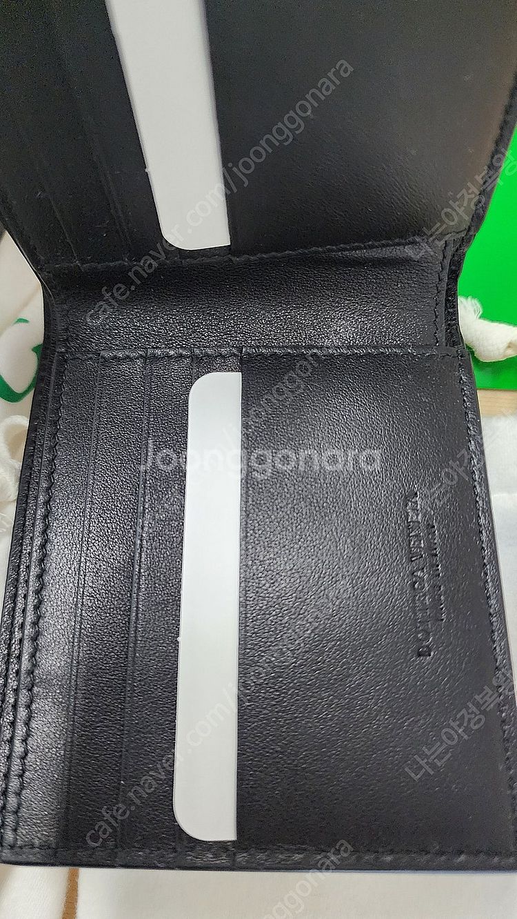 보테가베네타 남성 반지갑 검정/검정 새상품 팝니다.--2