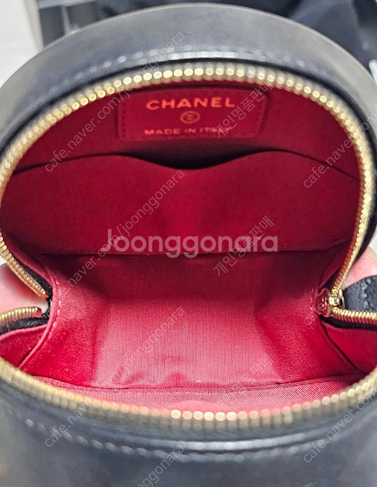 마지막가격내림!!) 정품 샤넬 금장 램스킨 19동그리백...--9