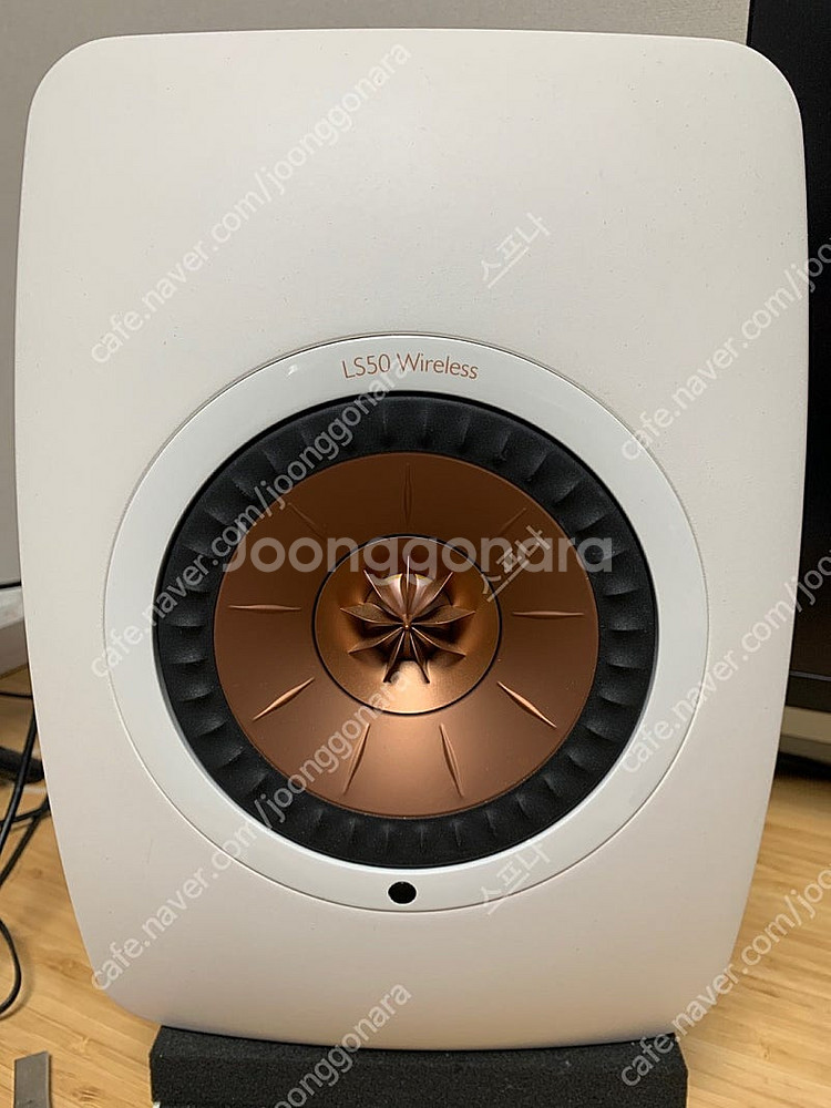 kef ls50 wireless 1 화이트 팝니다--1