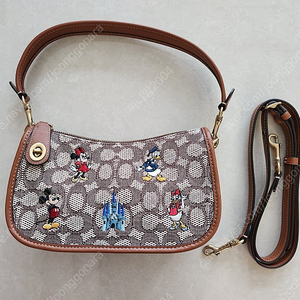 COACH 코치 스윙어 백 디즈니월드 50주년 기념 한정판 새상품