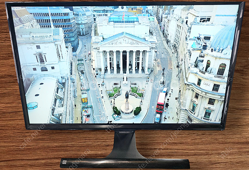 삼성 24인치 LED 모니터 S24E390HL 팝니다--0