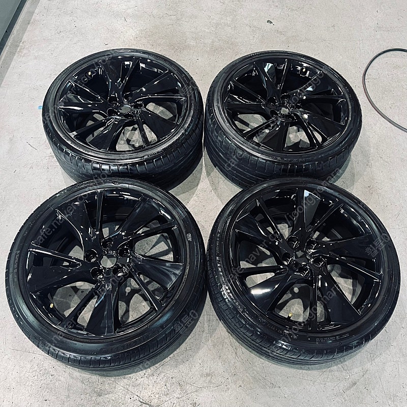 [ 제네시스 ] G70 21MY 19인치 터보 휠 타이어 팝니다.