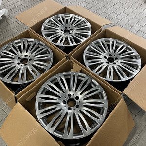 [ 추천 ] 벤츠 S클래스 S500 W222 마이바흐 정품 20인치 휠 팝니다.