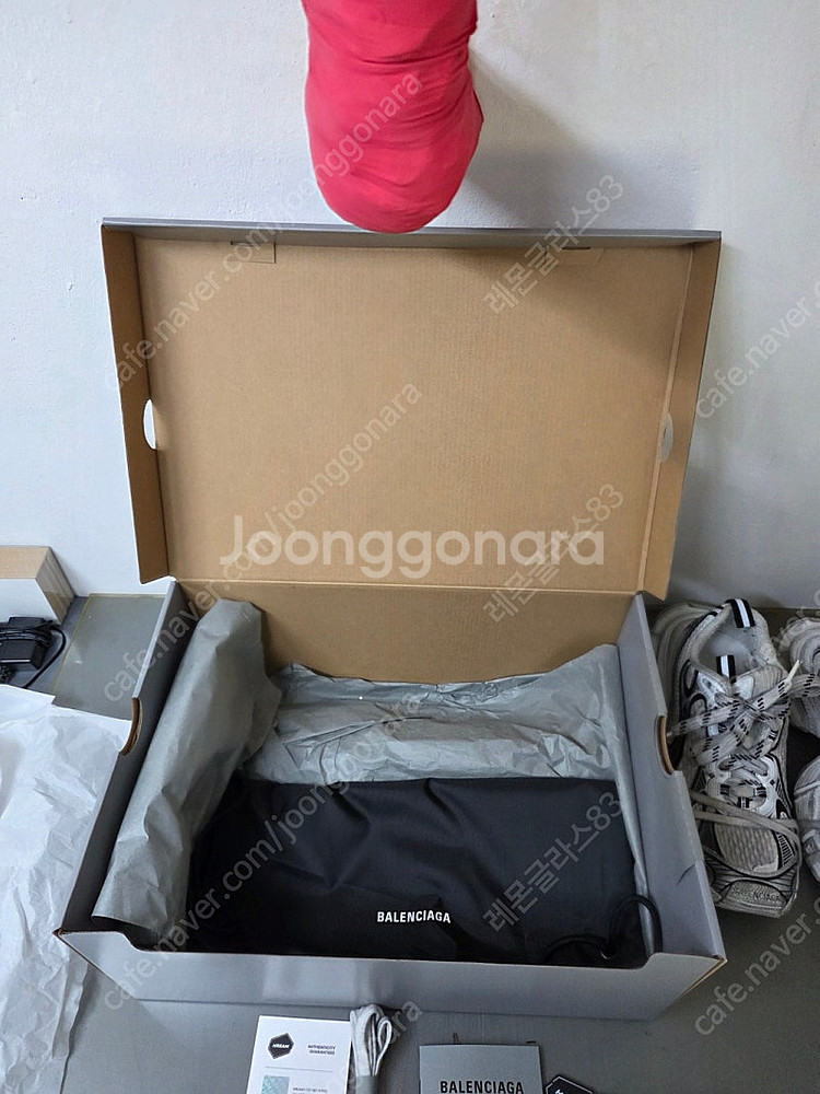 [판매중] 발렌시아가 3XL(화이트 블랙) EU40사이...--3