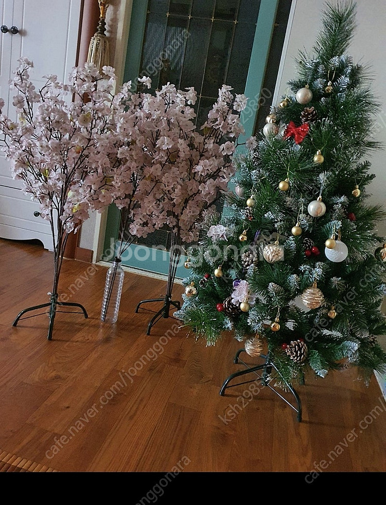 큼직한트리고급트리와트리장식+벚꽃조화예쁘고풍성함인테리어로...--0