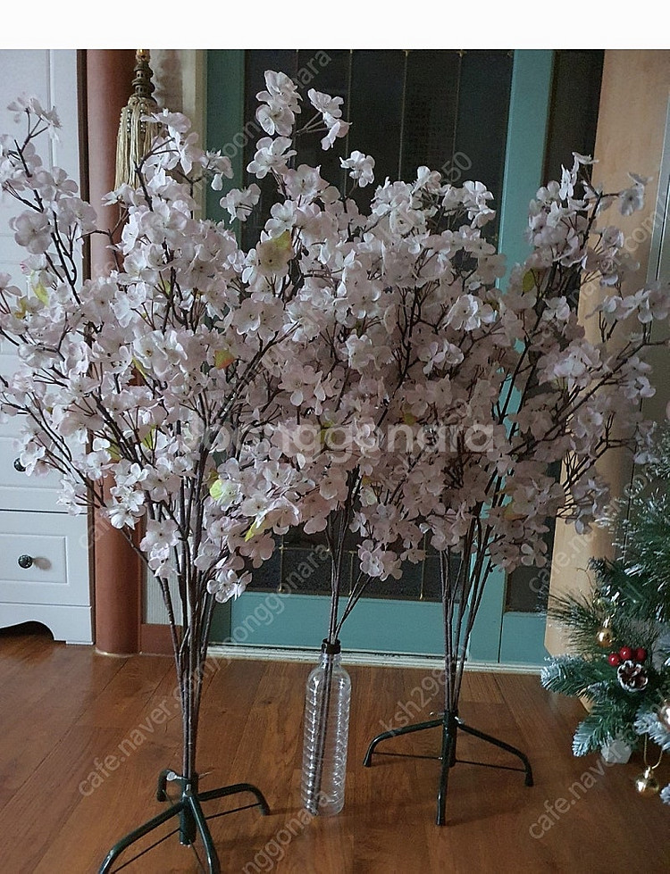 큼직한트리고급트리와트리장식+벚꽃조화예쁘고풍성함인테리어로...--9
