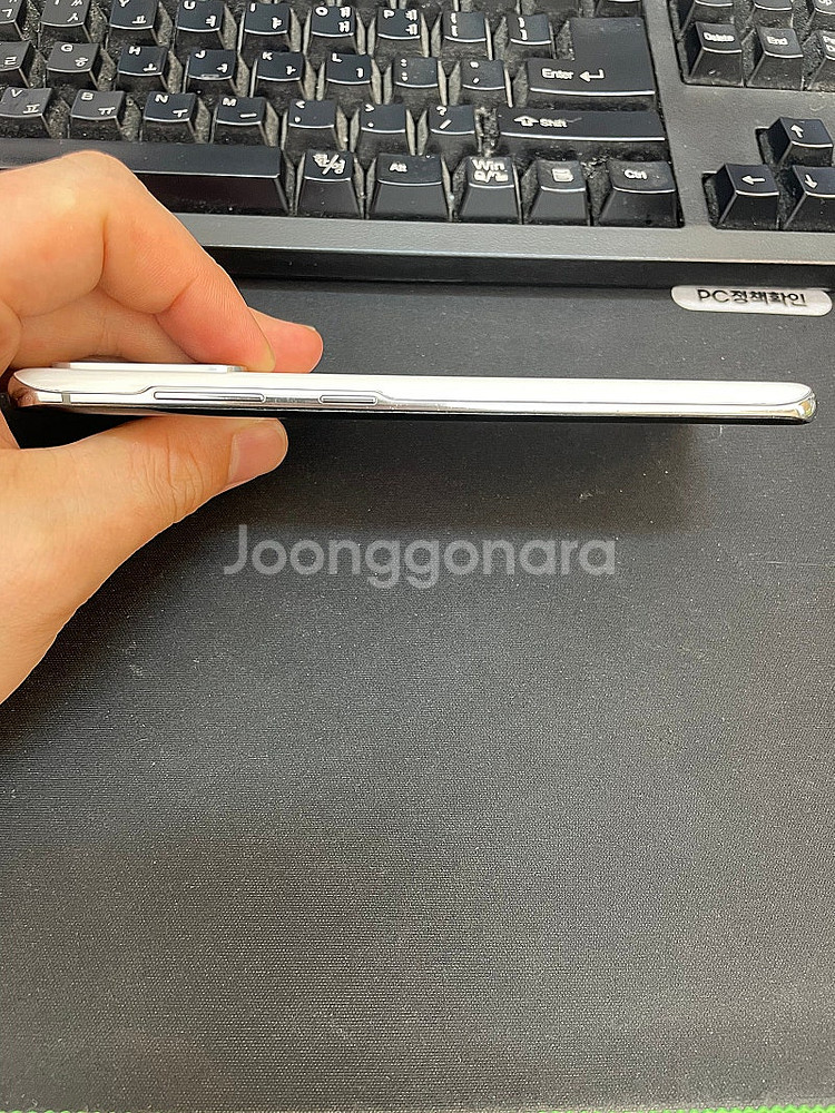 갤럭시S20 화이트 128GB 무잔상 상태좋은 중고18만팝니다--4