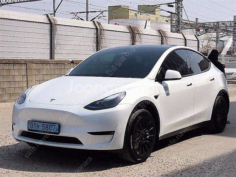 5,258 km 2023년식 테슬라 모델Y 중고 테슬라...--7
