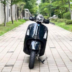 24년 베스파GTS300 ABS 스마트키 블랙불카노 3천키로 저렴히 판매
