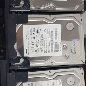 sas hdd 4tb 입니다.