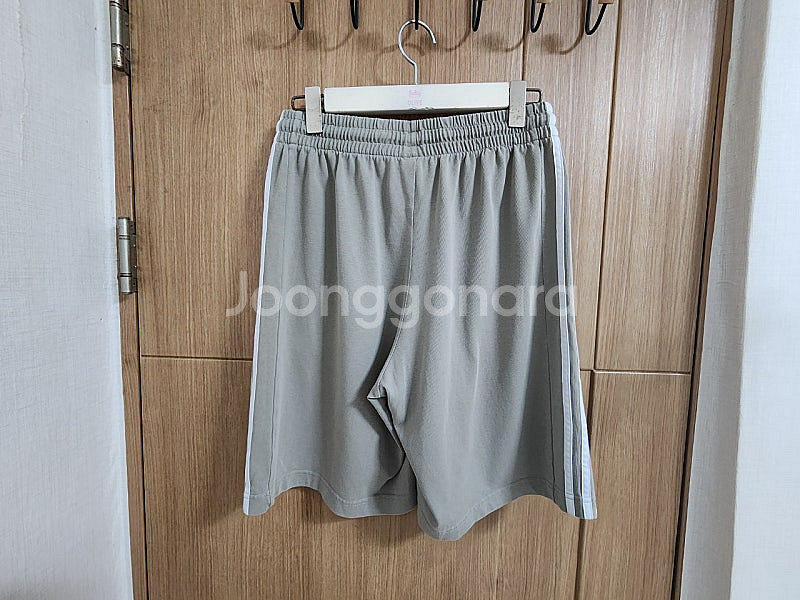 (L)아디다스 에센셜 쇼츠 반바지--1