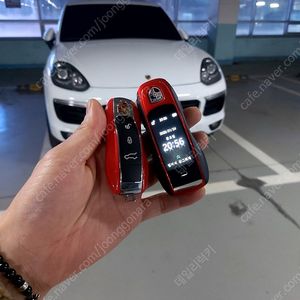 포르쉐 SUV 마칸, 카이엔 모든연식 자동차키를 최신형 포르쉐 전용 타입 LCD 풀터치 스크린 디스플레이키로 업그레이드 컨버전 전환 제작 편리한 근접도어 기능 활성화 추가 작업