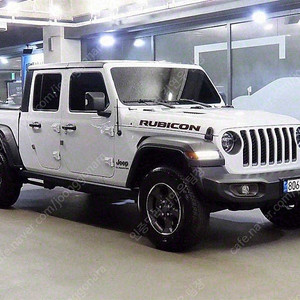 흰색 지프 글래디에이터 중고 지프 중고차 3.6 루비콘 4WD 중고차구매후기 30,069 km