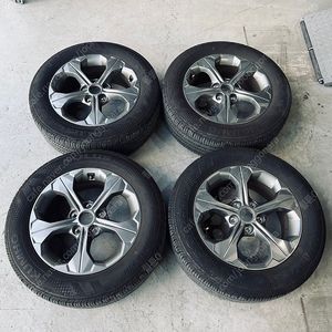 [ 기아 ] 셀토스 16인치 중고 휠 타이어 팝니다.