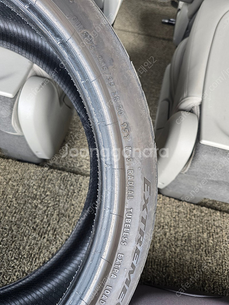 245 35 20 콘티넨탈 중고타이어 상태좋음 (한짝찢어져서 한짝만팜)/수원--3