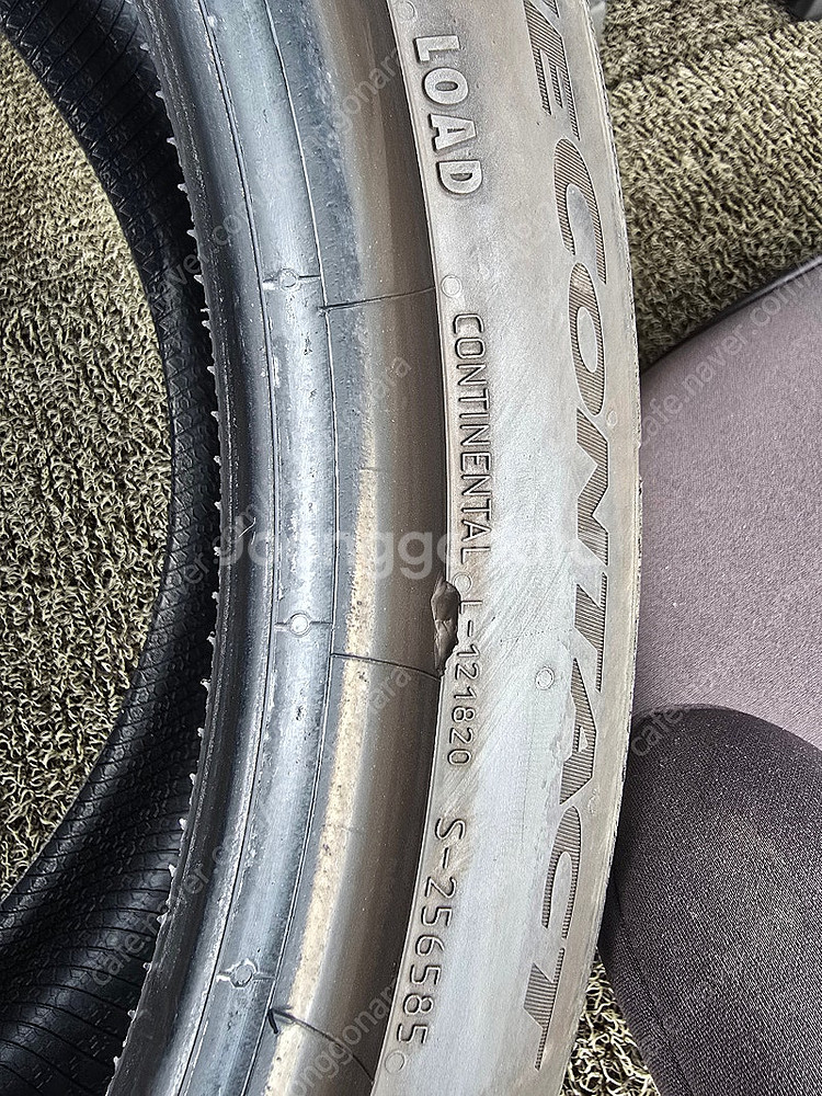 245 35 20 콘티넨탈 중고타이어 상태좋음 (한짝찢어져서 한짝만팜)/수원--4