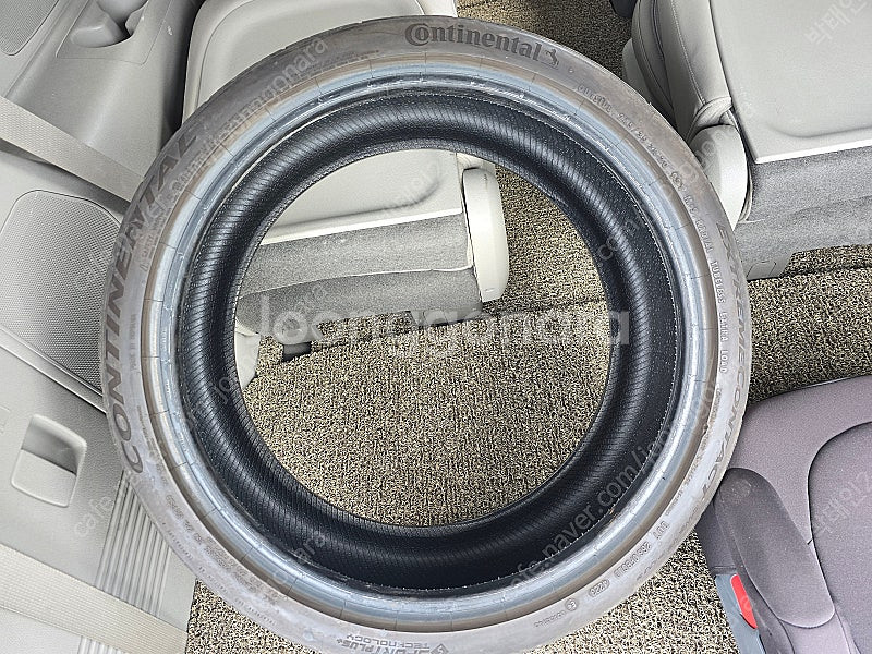 245 35 20 콘티넨탈 중고타이어 상태좋음 (한짝찢어져서 한짝만팜)/수원--5