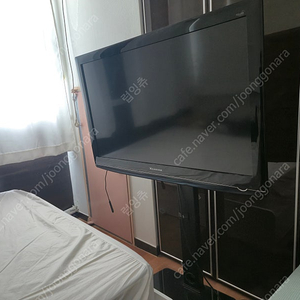 LG 42인치 TV + 스탠드 거치대 포함 판매합니다. 컨디션 좋아요