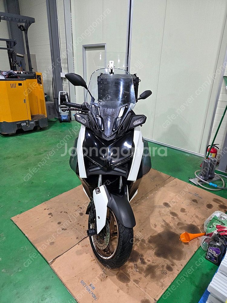 XMAX 24년식 27000km--3