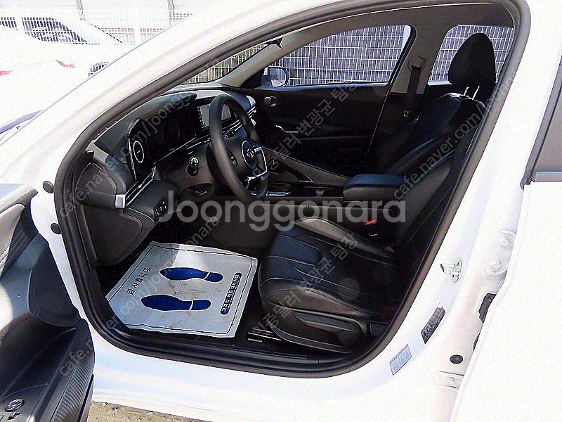 아반떼 중고차 아반떼 하이브리드 중고 흰색 2021년식...--6