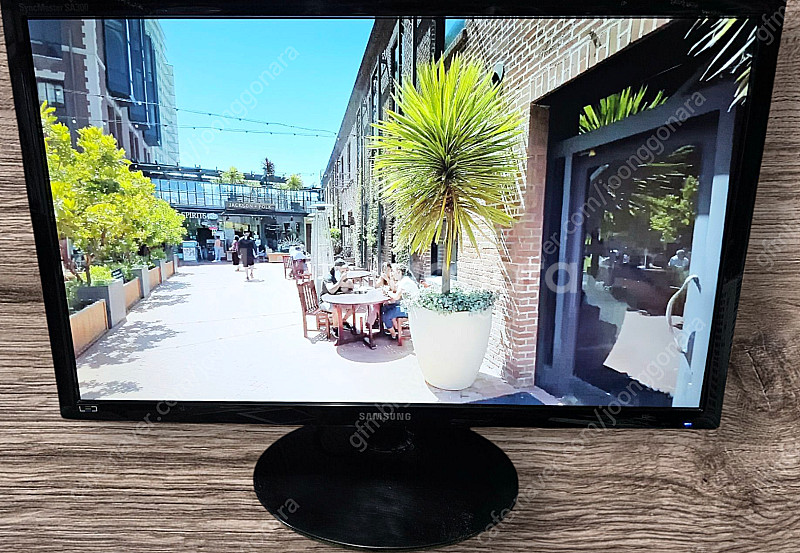 삼성 24인치 LED 모니터 S24A300B 팝니다--0