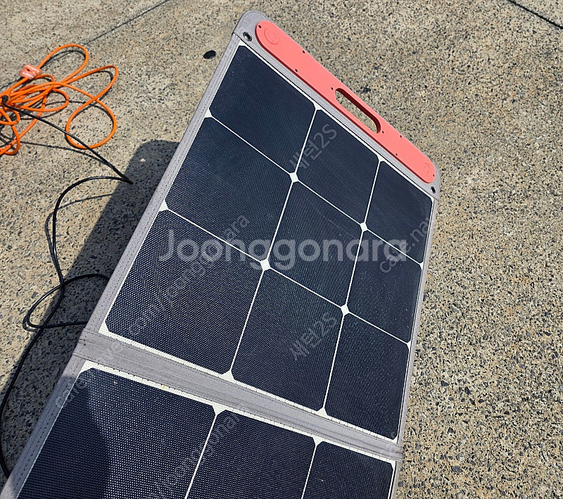 잭커리 태양광패널 100W 2장판매 12만원/14만원--1