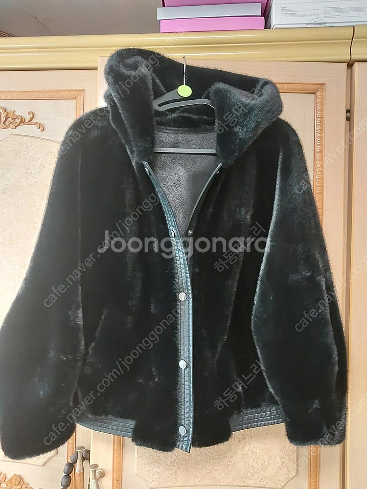 지센 페이크퍼 후드 자켓--4