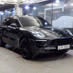 중고차 포르쉐 마칸 중고 회색 2018년식 80,954km 가솔린 3.0 GTS 중고자동차