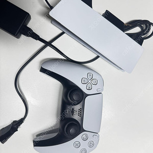 ps5 듀얼센스 + 정품 충전기 입니다