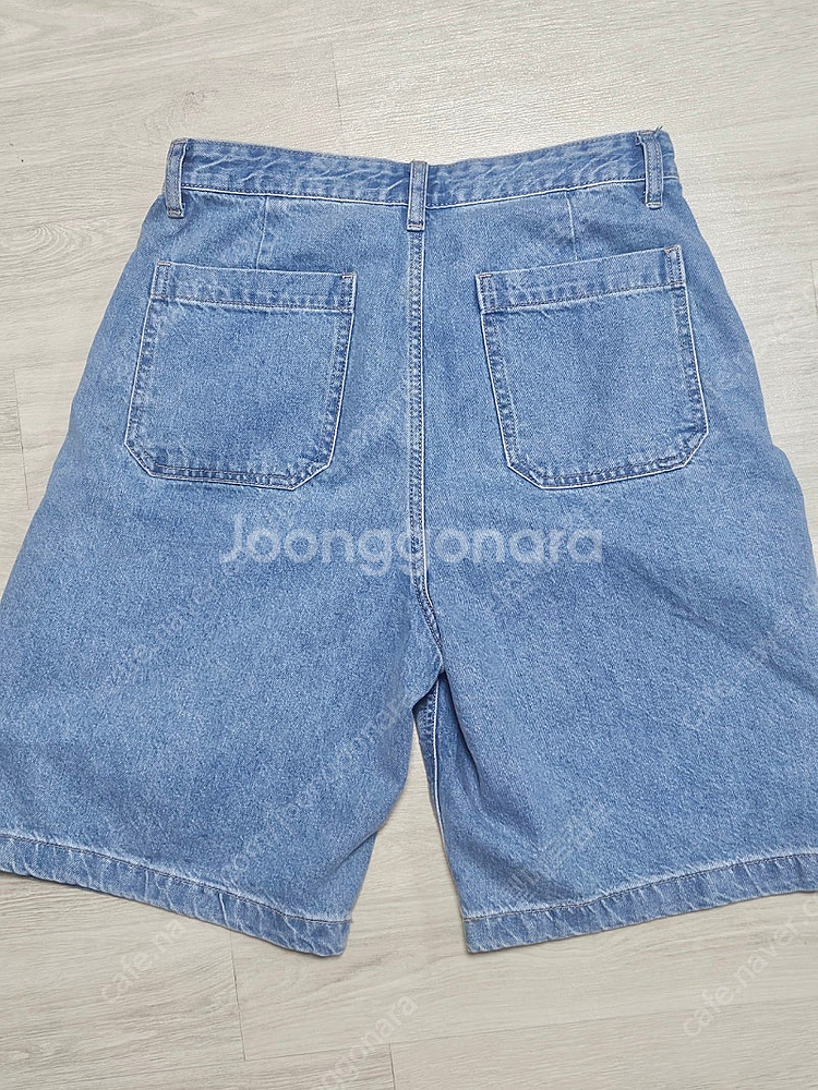 스파오 버뮤다 데님 쇼츠--1