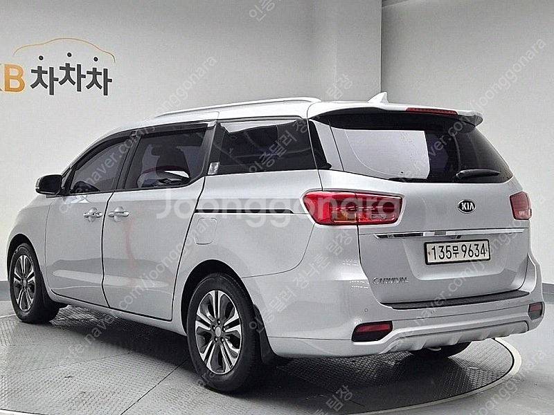 더뉴 카니발 중고 가격 중고 카니발 은색 2019년식 ...--3