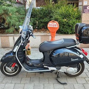 베스파 GTS300 SUPER 팝니다.