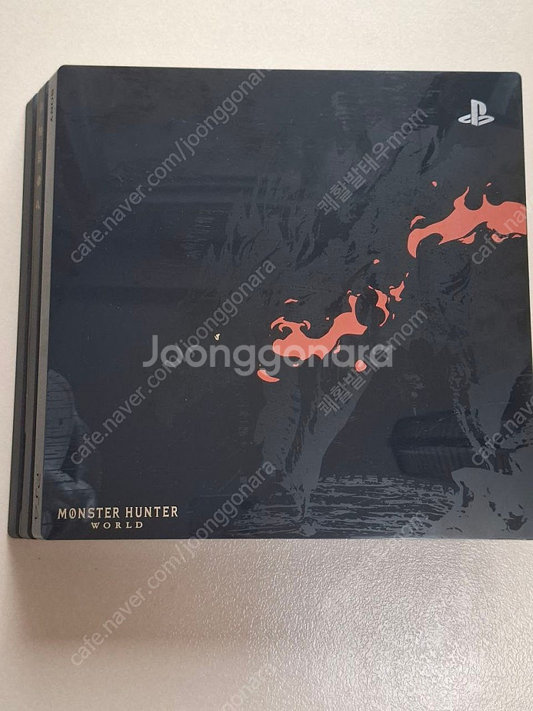 PS4 PRO 몬스터헌터 에디션 및 게임2개 판매합니다--1
