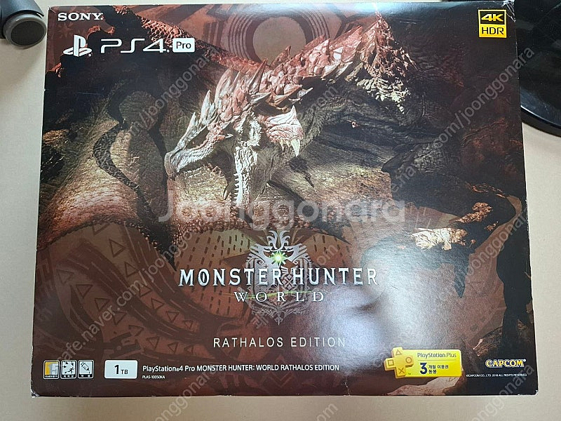 PS4 PRO 몬스터헌터 에디션 및 게임2개 판매합니다--3