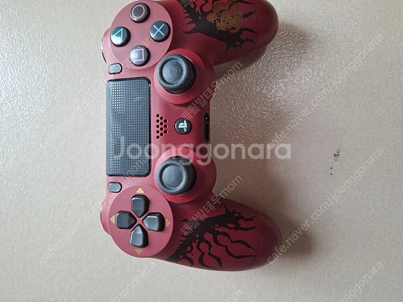 PS4 PRO 몬스터헌터 에디션 및 게임2개 판매합니다--4