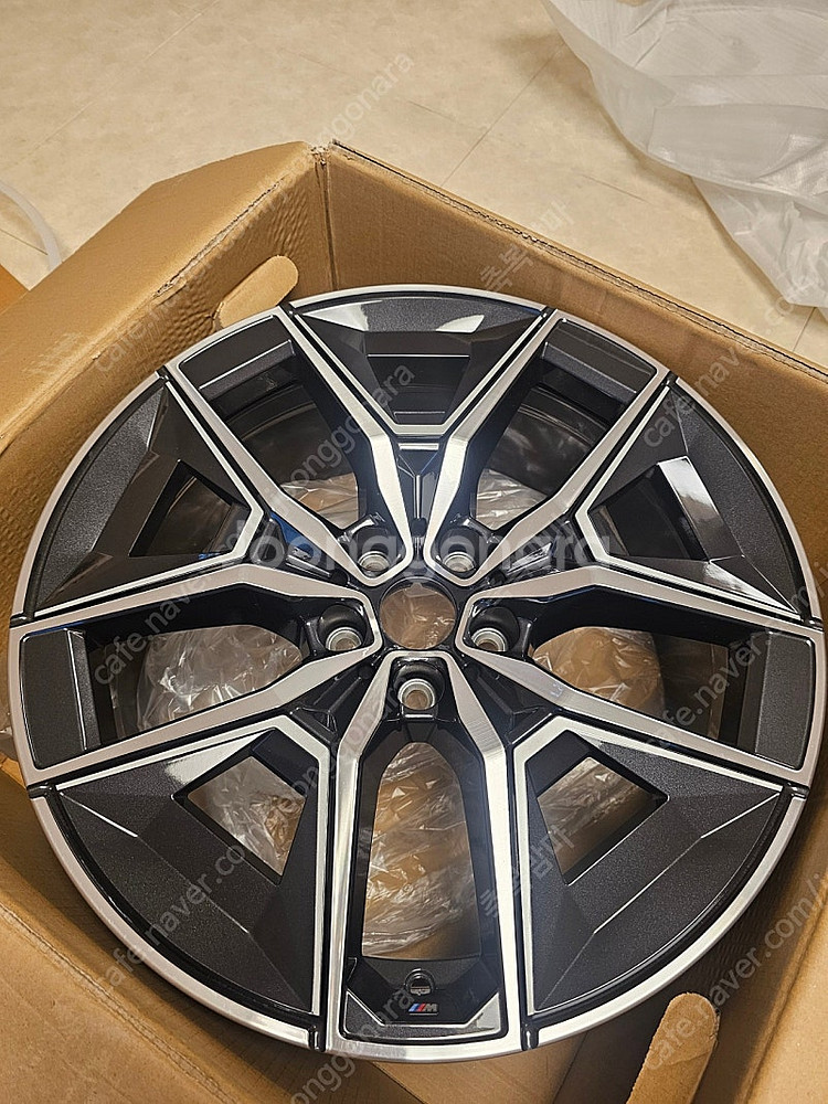 BMW G60 520i m 순정 19인치 휠 936M--0
